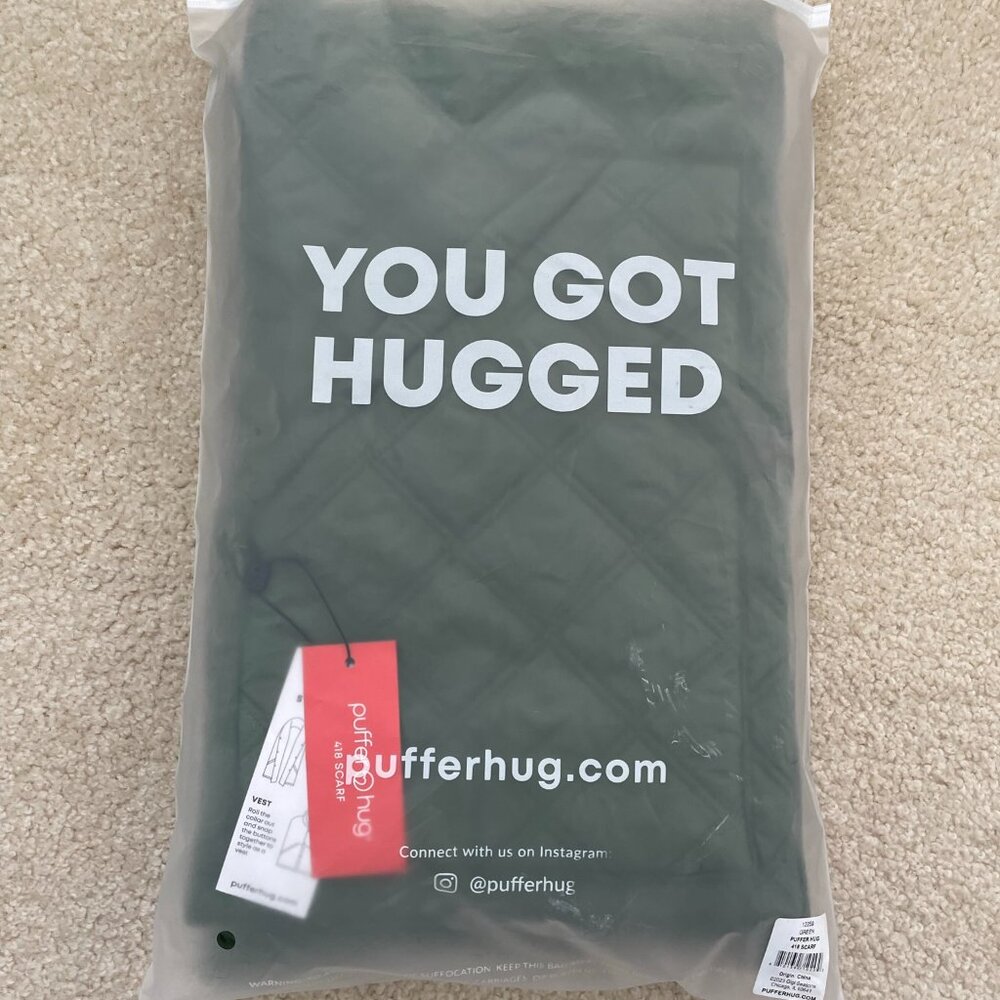 PUFFER HUG 418 Convertible Scarf - Green -Adult Size Unisex NWT